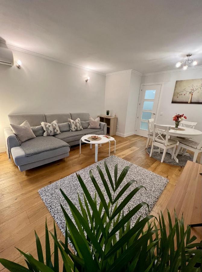 Apartamentos Prestige Suites Malaga III Екстериор снимка